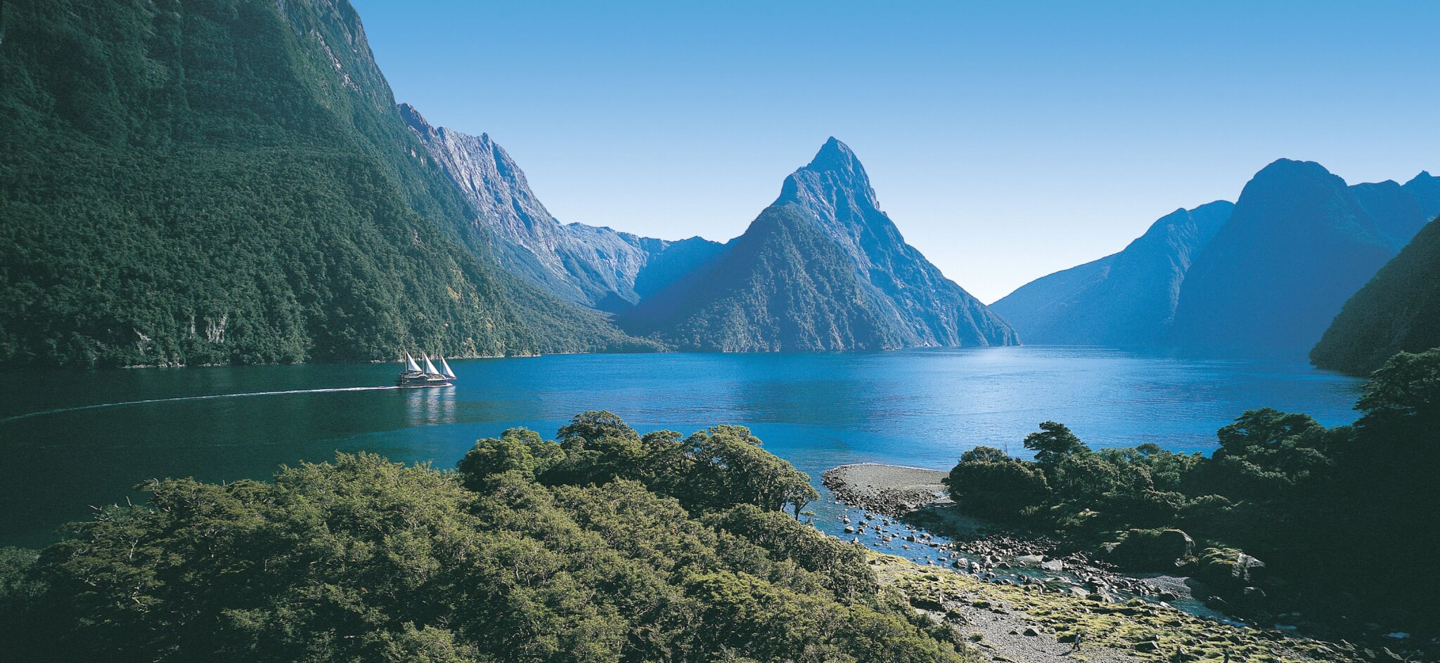 getting from queenstown to milford sound travel blog
